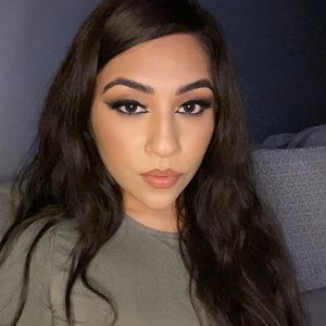 Meet your Posher, Naomi